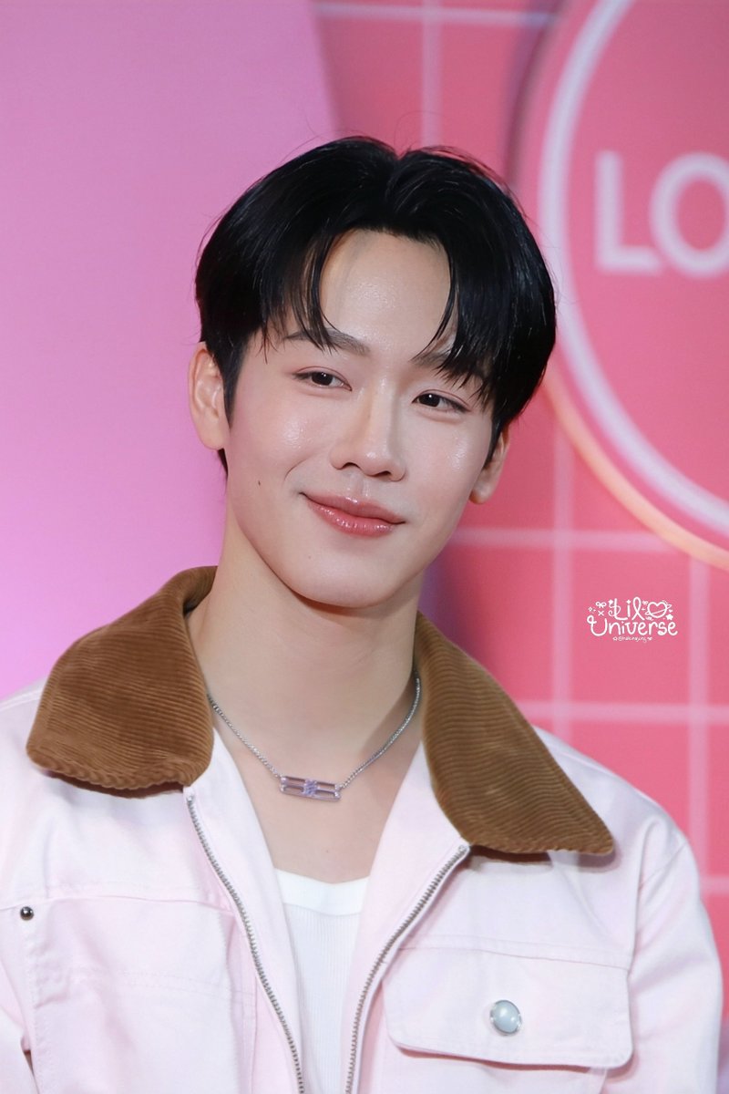 hakunajung's tweet photo. 03.10.2026
คนที่ยิ้มมุมปากได้น่ารักที่สุด

TOPS X LOOK TH X WAR
#DermazeTonepopxWar

#warwanarat 
W.Wanarat 

#YINWAR #หยิ่นวอร์ https://t.co/DQsbOfgvcc
