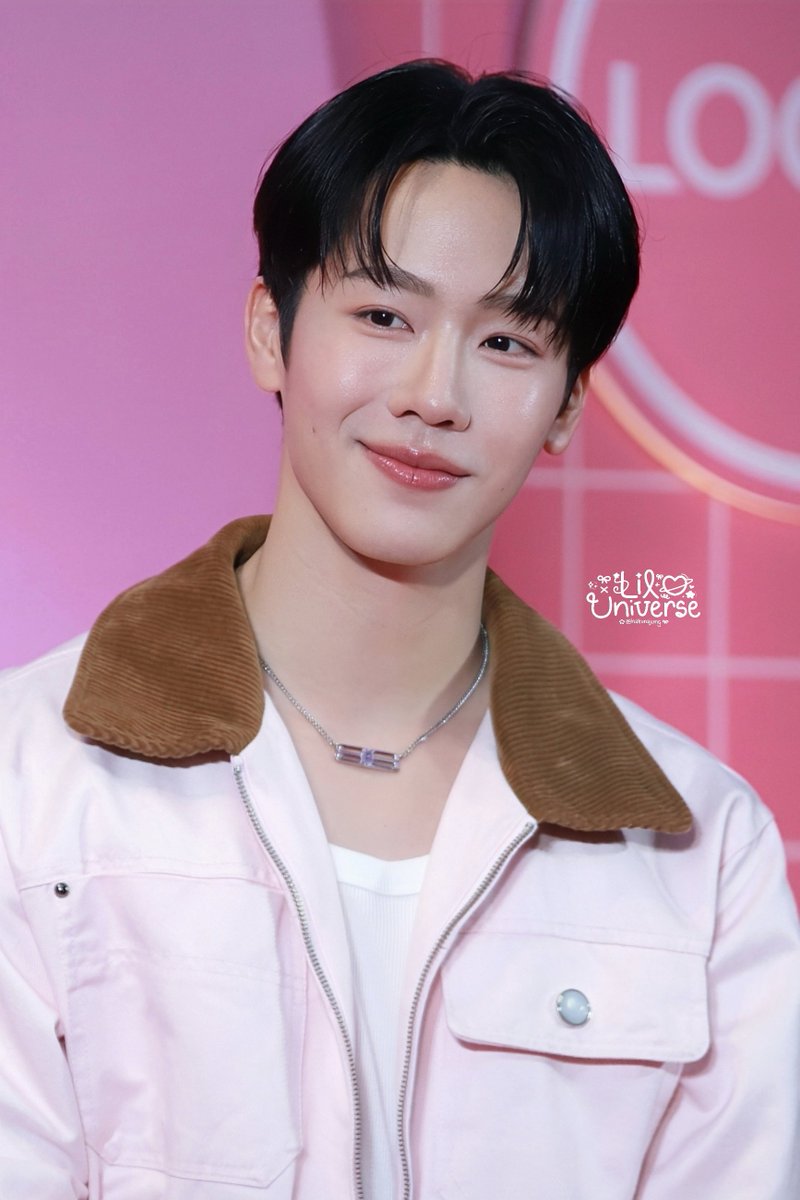 hakunajung's tweet photo. 03.10.2026
คนที่ยิ้มมุมปากได้น่ารักที่สุด

TOPS X LOOK TH X WAR
#DermazeTonepopxWar

#warwanarat 
W.Wanarat 

#YINWAR #หยิ่นวอร์ https://t.co/DQsbOfgvcc