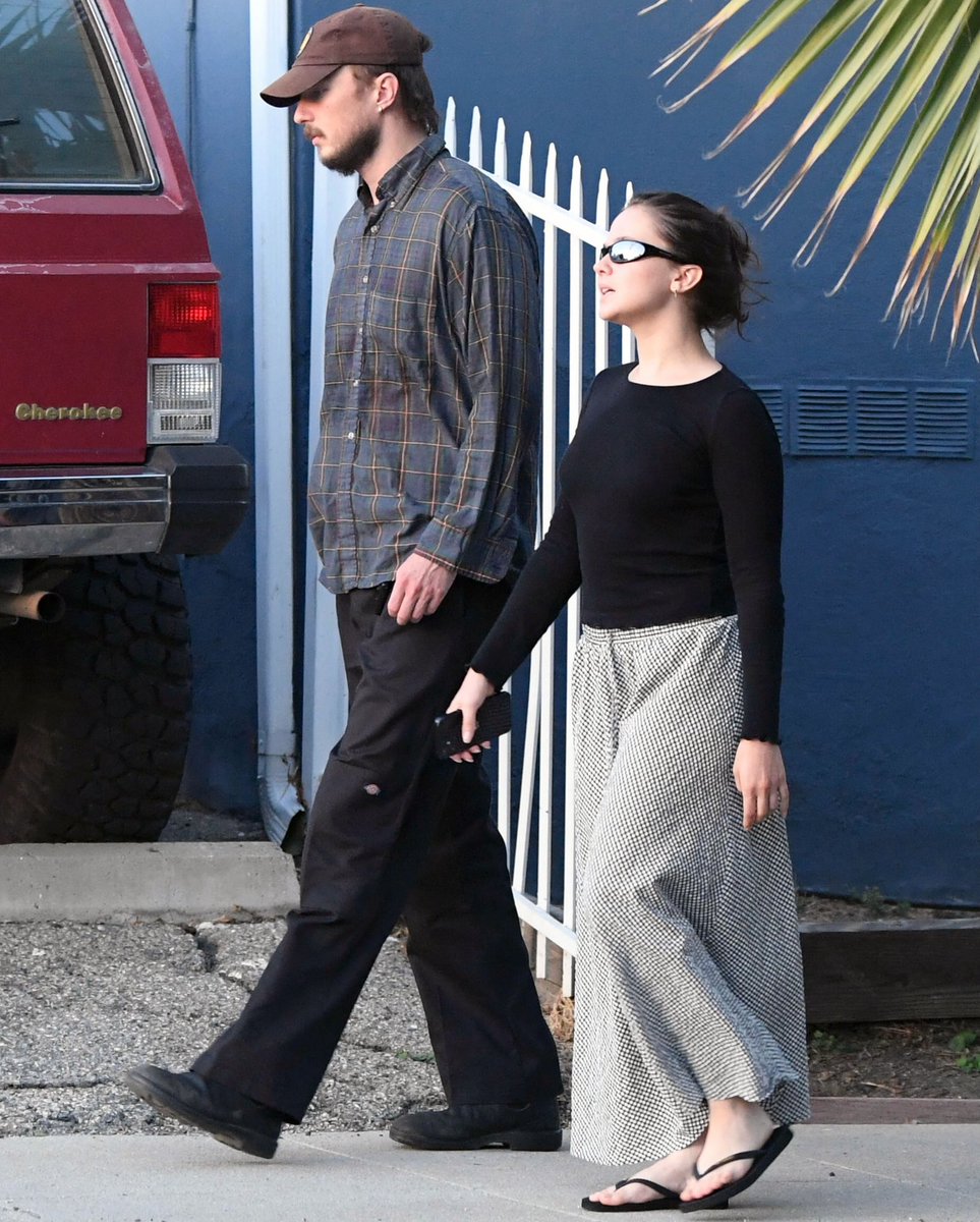 DrewStarkeyInfo's tweet photo. CASAL DO ANO! Drew Starkey com Cailee Spaeny recentemente em LA.

📲 deuxmoi via Instagram. https://t.co/pCx9IM7T2k