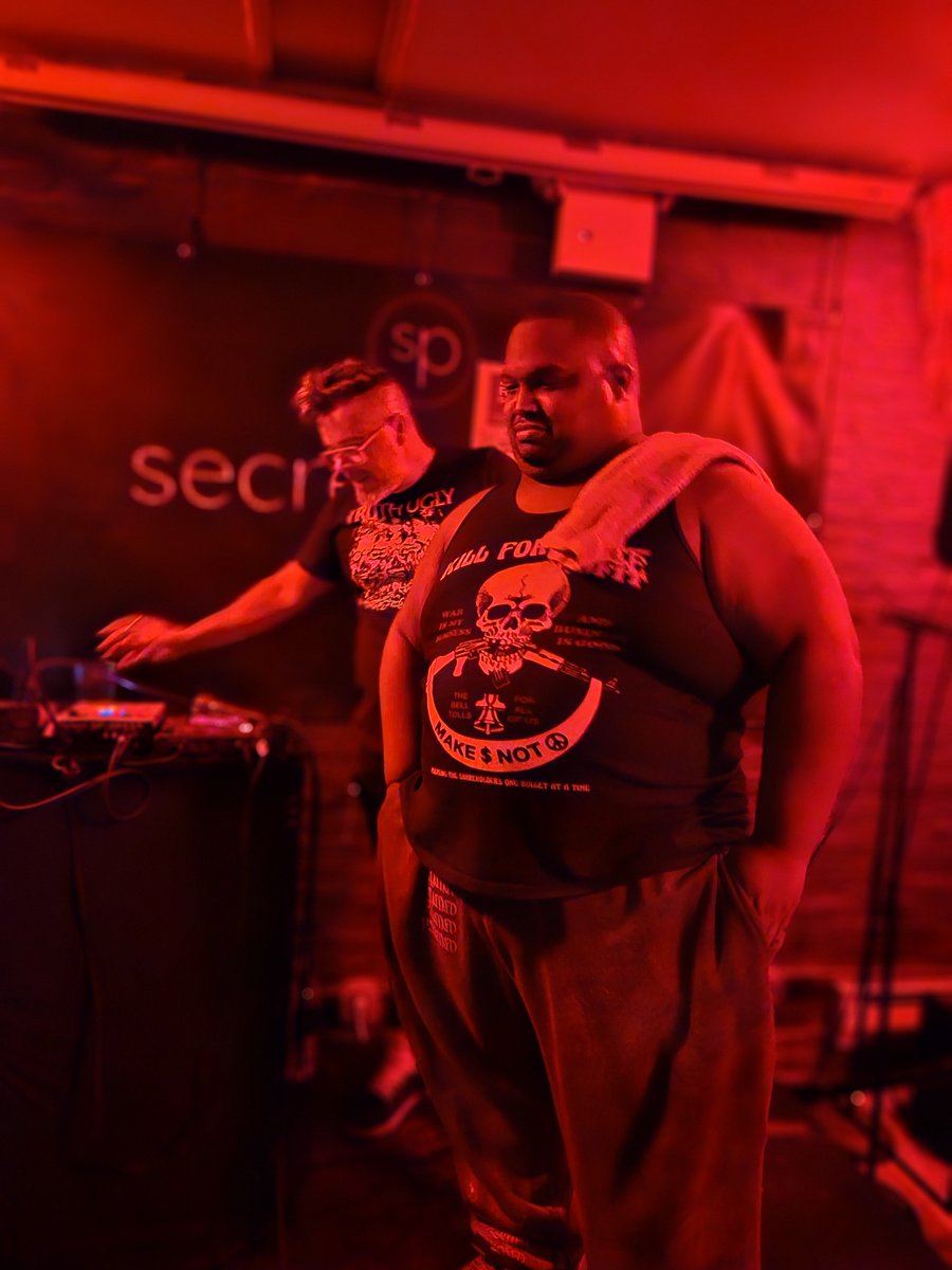 constantremind's tweet photo. twas a special night at secret pour! https://t.co/JrQD94kWZK