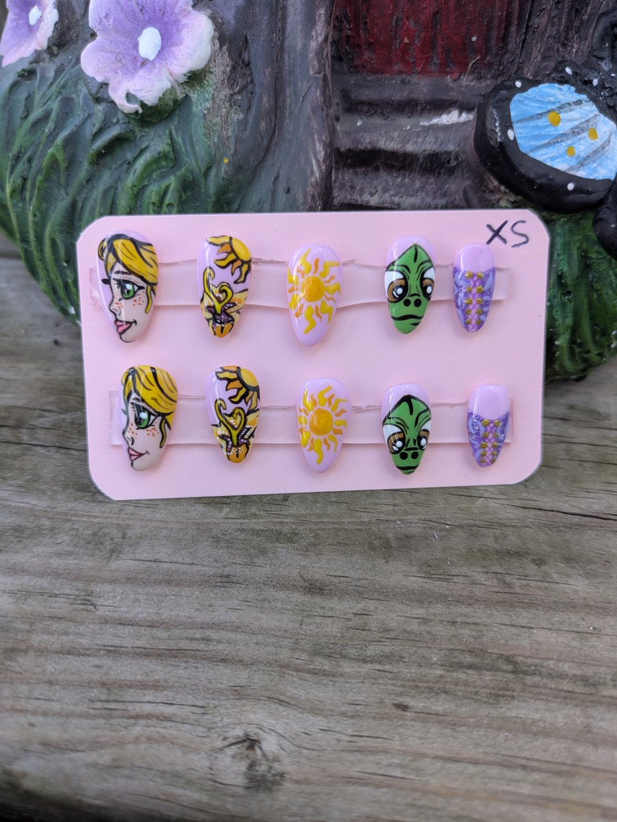 Sarah2Wolves's tweet photo. I got $30 for the basket social tonight, I'd really like to get another $30 so each kid can get tickets!! Anyone want some cute press on nails?? https://t.co/94mlMek8rV