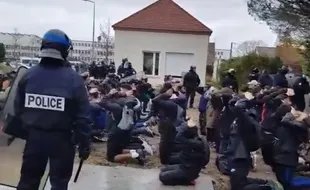 AHcCamille's tweet photo. Je suis un collégien, un lycéen français.
Que s'est-il passé entre ces deux photos ?
➡️ Mantes-la-Jolie 12/12/2018, Castaner est à l'Intérieur
➡️ Saint-Denis, 01/10/2026, Nuñez est à l'Intérieur
Quel est le message ???
Qu'on m'explique ! Merci. https://t.co/EnyH3eWqlZ