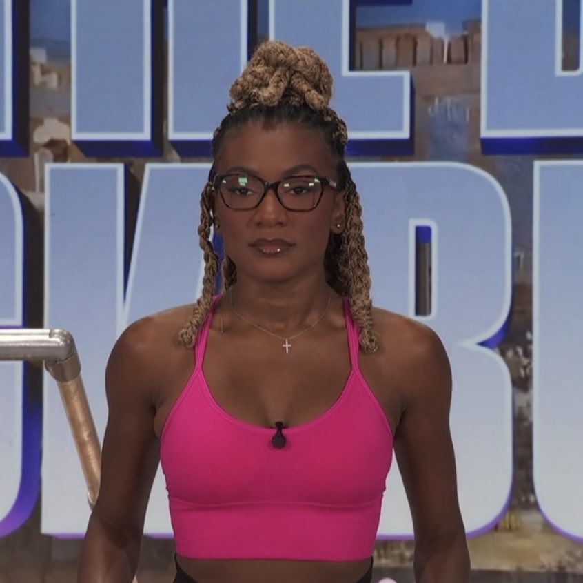 AstroTeaReport's tweet photo. Taylor in Pink 🩷🩷😮‍💨😮‍💨😍😍#BB28 https://t.co/qz671SFmIZ
