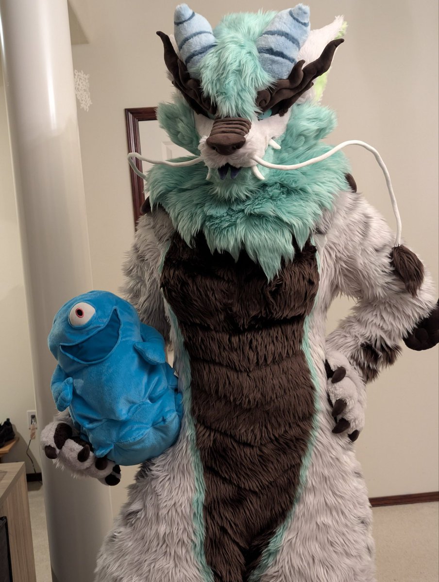 BingQiLong's tweet photo. Happy spooky month, look at this cursed relic I have 
#fursuitfriday

Thank you for the gift @herpnoodle https://t.co/DKrpx9Z1OK