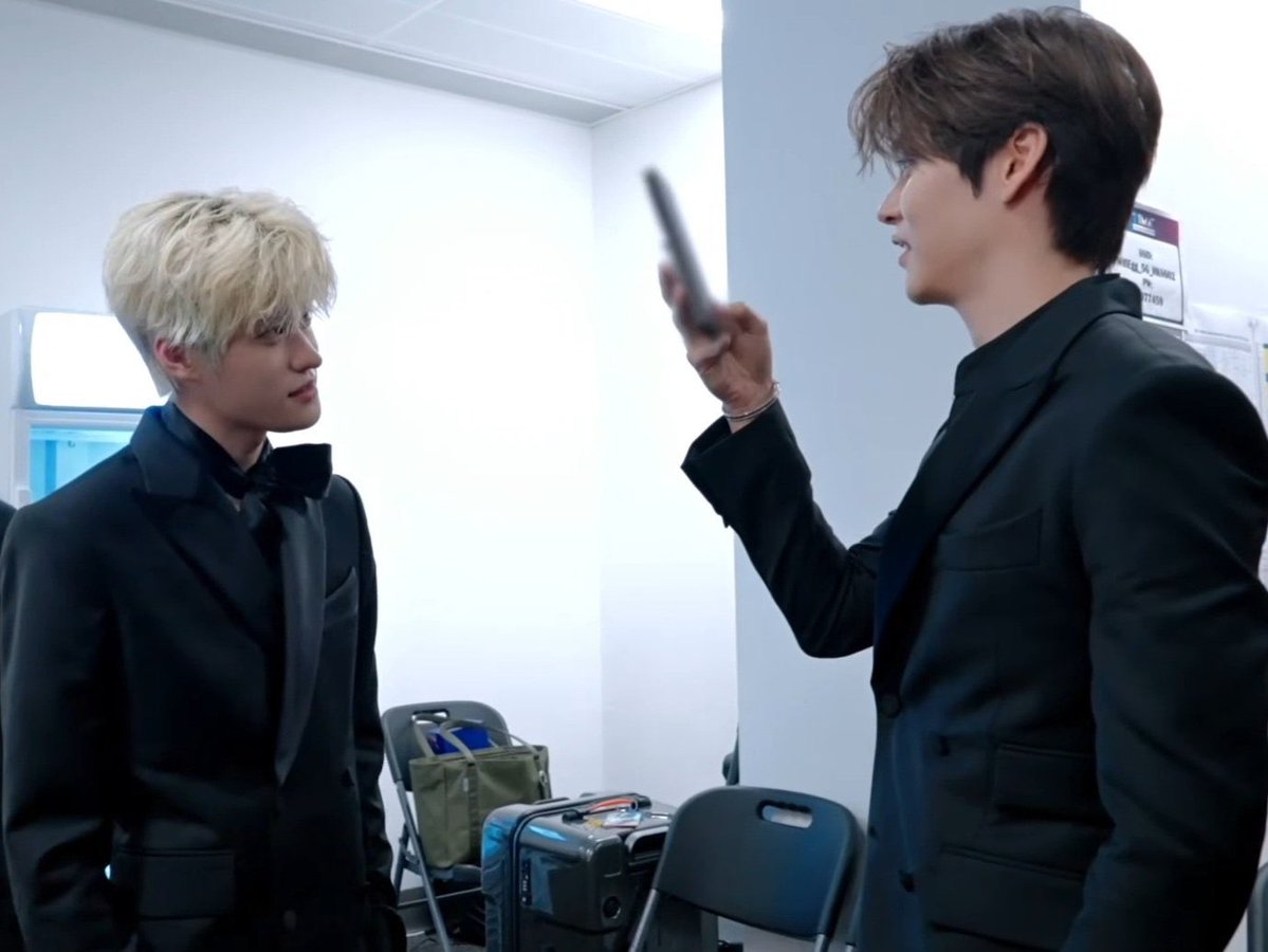 myheartgoneblue's tweet photo. อ่าาา สงสัยมาตลอดว่าคนถ่ายรูป 0.5 ให้โซฮีต้องสุงแค่ไหน https://t.co/GBp1j9xo3e