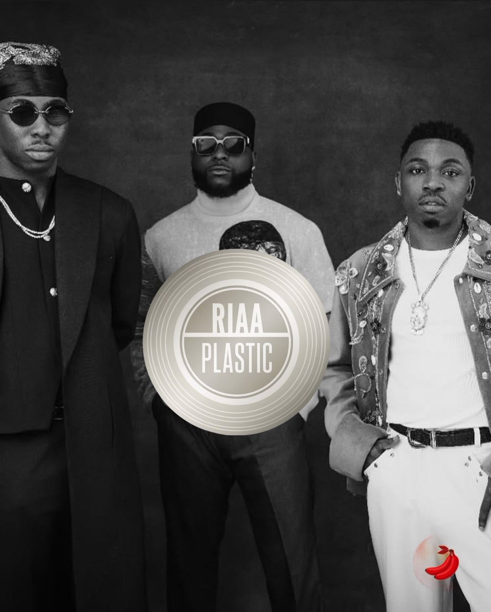 flopbqse's tweet photo. 🚨Davido, Mayorkun &amp; FOLA’s “B4 B4” has been certified RIAA plastic after selling over 500 paint of Garri in oshogbo. https://t.co/rU0lj7CBtX