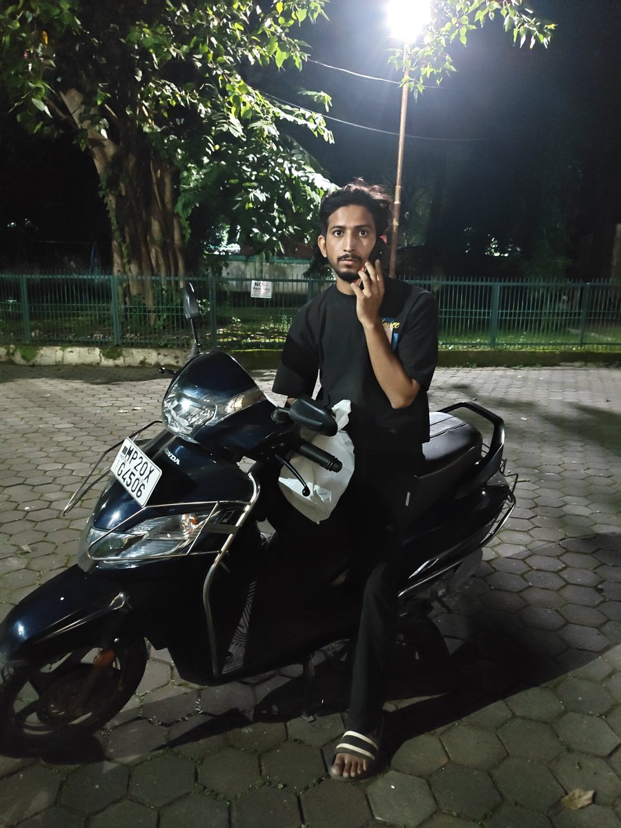 amitkshahani's tweet photo. I had ordered food and zomato delivery boy came with food kept at footrest if scooty. The food was not hot and zomato representative was forcing me to accept the order. I have had a very unpleasant experience with zomato. https://t.co/EFUp0E05Dd
@zomato https://t.co/jfkpBGZzEU
