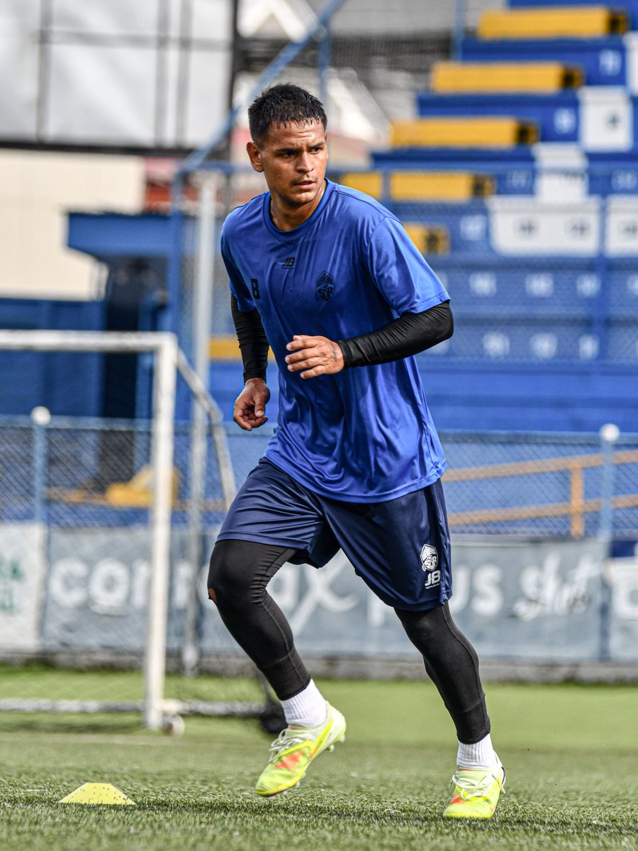municipalpz's tweet photo. 𝐓𝐑𝐀𝐁𝐀𝐉𝐎 𝐃𝐄 𝐕𝐈𝐄𝐑𝐍𝐄𝐒 𝐂𝐎𝐌𝐏𝐋𝐄𝐓𝐀𝐃𝐎. ✅💪🏼⚽️

Seguimos, Guerreros. 😤⚔️💙🤍 https://t.co/0Sdd8Q80zb