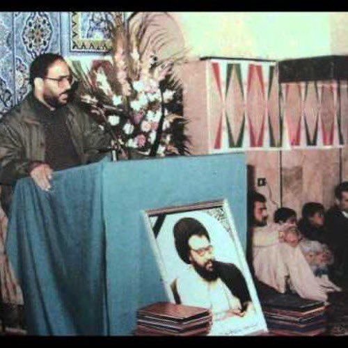 Jhe17152's tweet photo. من خطبة الشهيد د.فتحي الشقاقي .. 

يا حسرة على من عاش زمن الخميني ولم يعرفوه 
يا حسرة على من اضاعوا عصره حين حاربوه حين لم يصطفوا وراءه 
ولو فعلوا ذلك لتخلصوا من هيمنة الغرب و هيمنة امريكا https://t.co/4fItbITqcF