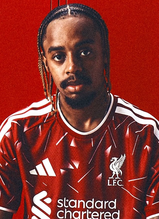 emiralfc's tweet photo. This genre of Liverpool matchday pictures >>> https://t.co/RWP6nSxB1G