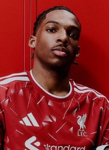 emiralfc's tweet photo. This genre of Liverpool matchday pictures >>> https://t.co/RWP6nSxB1G