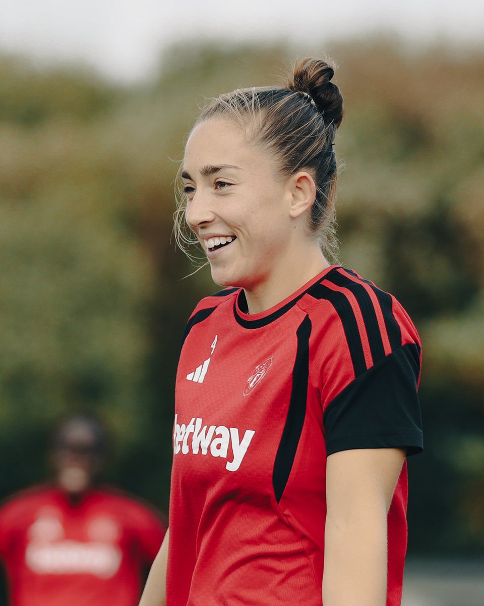ManUtdWomen's tweet photo. Solid United vibes 🥰 https://t.co/chLdU6saZN