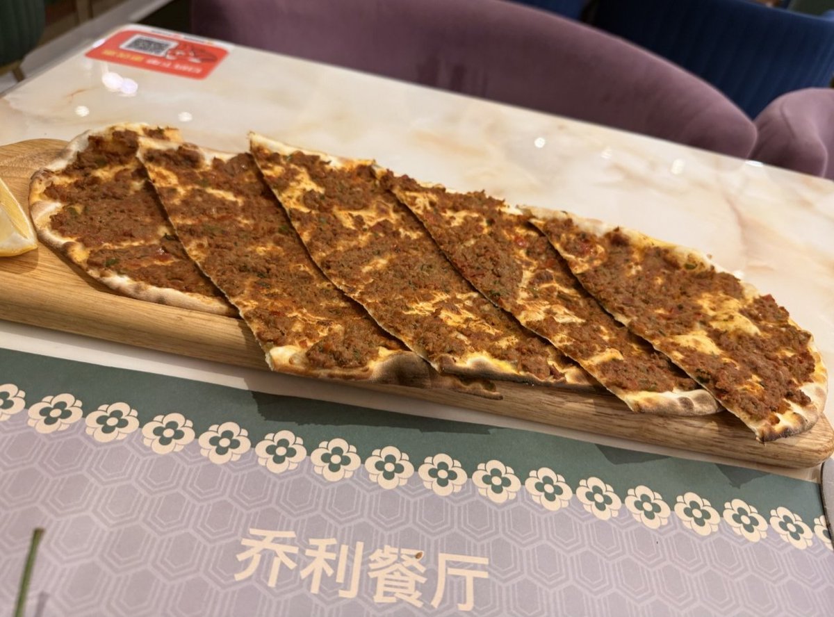 Melkedefu's tweet photo. 我来深夜放毒啦！嘿嘿，国庆出去玩，去试试异国饭 https://t.co/5MYrSeUAUd