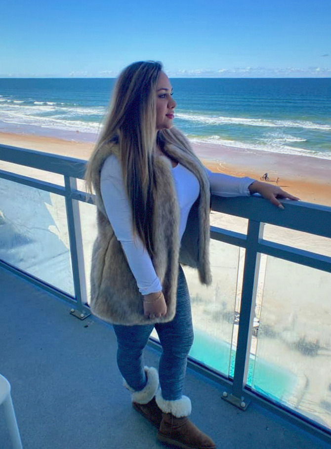 DenverHills's tweet photo. Stopping between strategy meetings to let the ocean breeze clear the mind. Sometimes you just need to step away from the screen and watch the waves. 📷📷
#DigitalNomad #OceanBreeze #LifeBalance #Mindfulness https://t.co/eP8Qp36gYM