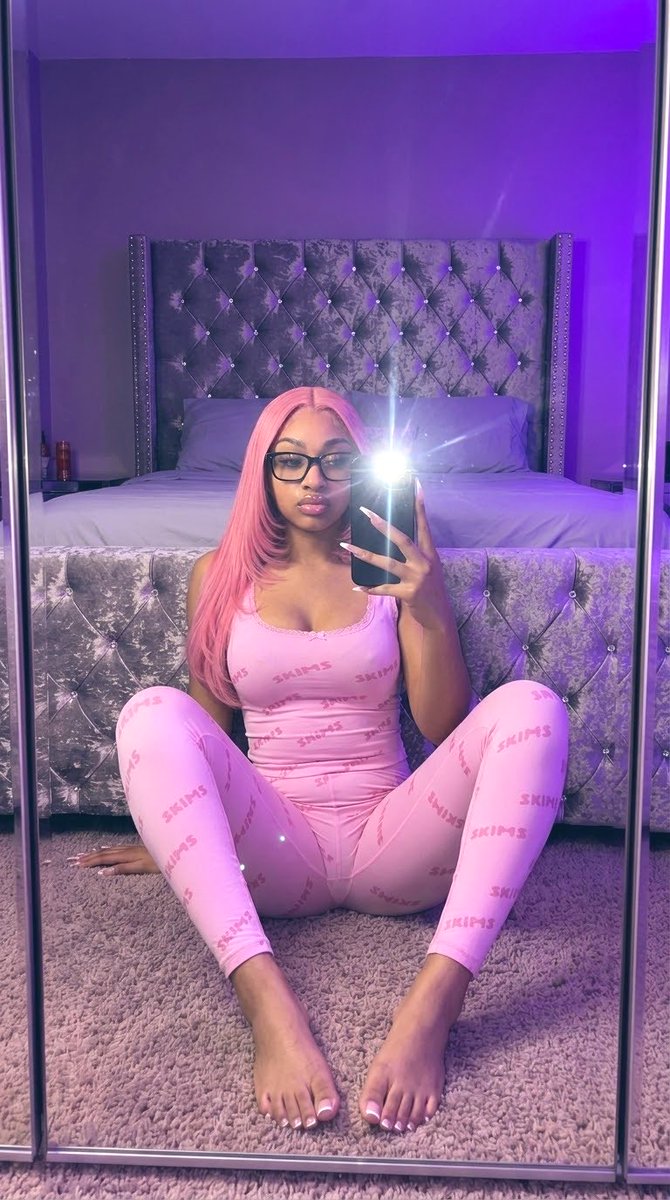 itznotjazzyy's tweet photo. 💗 https://t.co/vyK9phRK1t