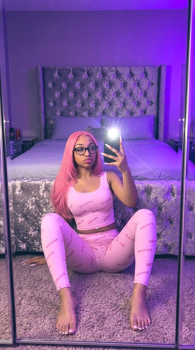 itznotjazzyy's tweet photo. 💗 https://t.co/vyK9phRK1t