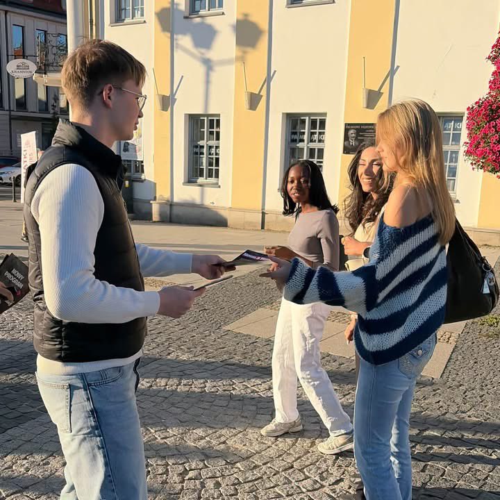 MCirkot's tweet photo. 📍 Forum Młodych w Białymstoku!

Dzisiejsza akcja i Nowa 5 Tuska, czyli nowy program Koalicji Obywatelskiej. Czas na prawdę‼️ https://t.co/TGdoKS32l8