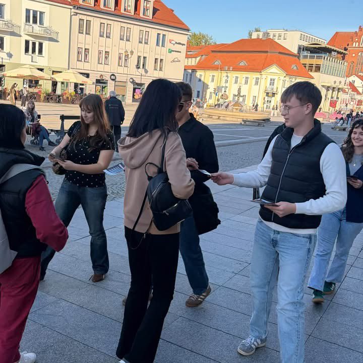 MCirkot's tweet photo. 📍 Forum Młodych w Białymstoku!

Dzisiejsza akcja i Nowa 5 Tuska, czyli nowy program Koalicji Obywatelskiej. Czas na prawdę‼️ https://t.co/TGdoKS32l8