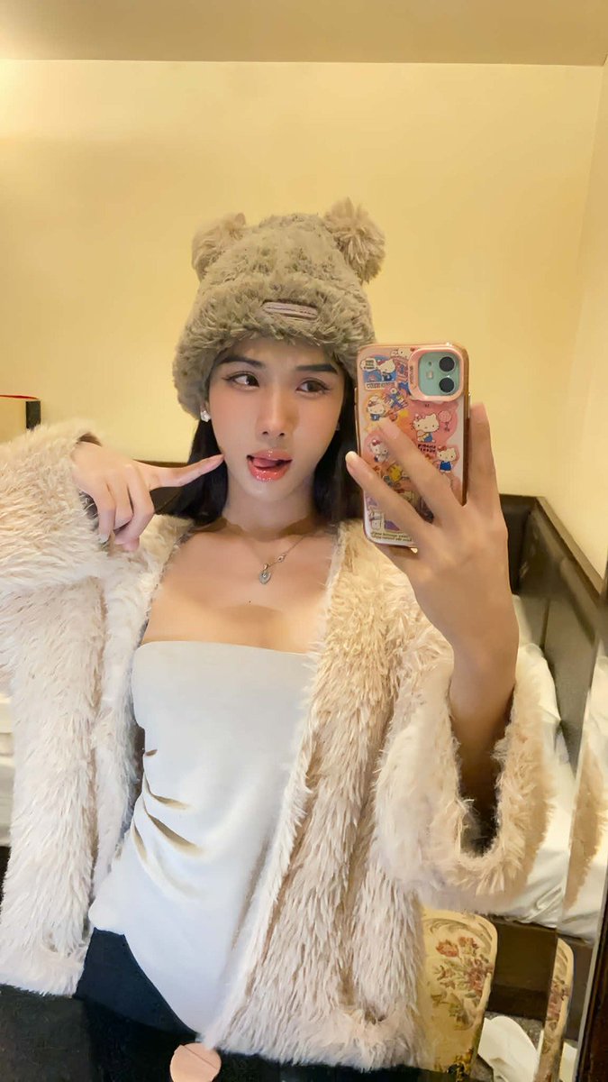 vinitelles1's tweet photo. Hello Taipei 🇹🇼 
#taipei
#ximending 
#ladyboy 
Jessica so good 😊 https://t.co/yF7pRXi0gl