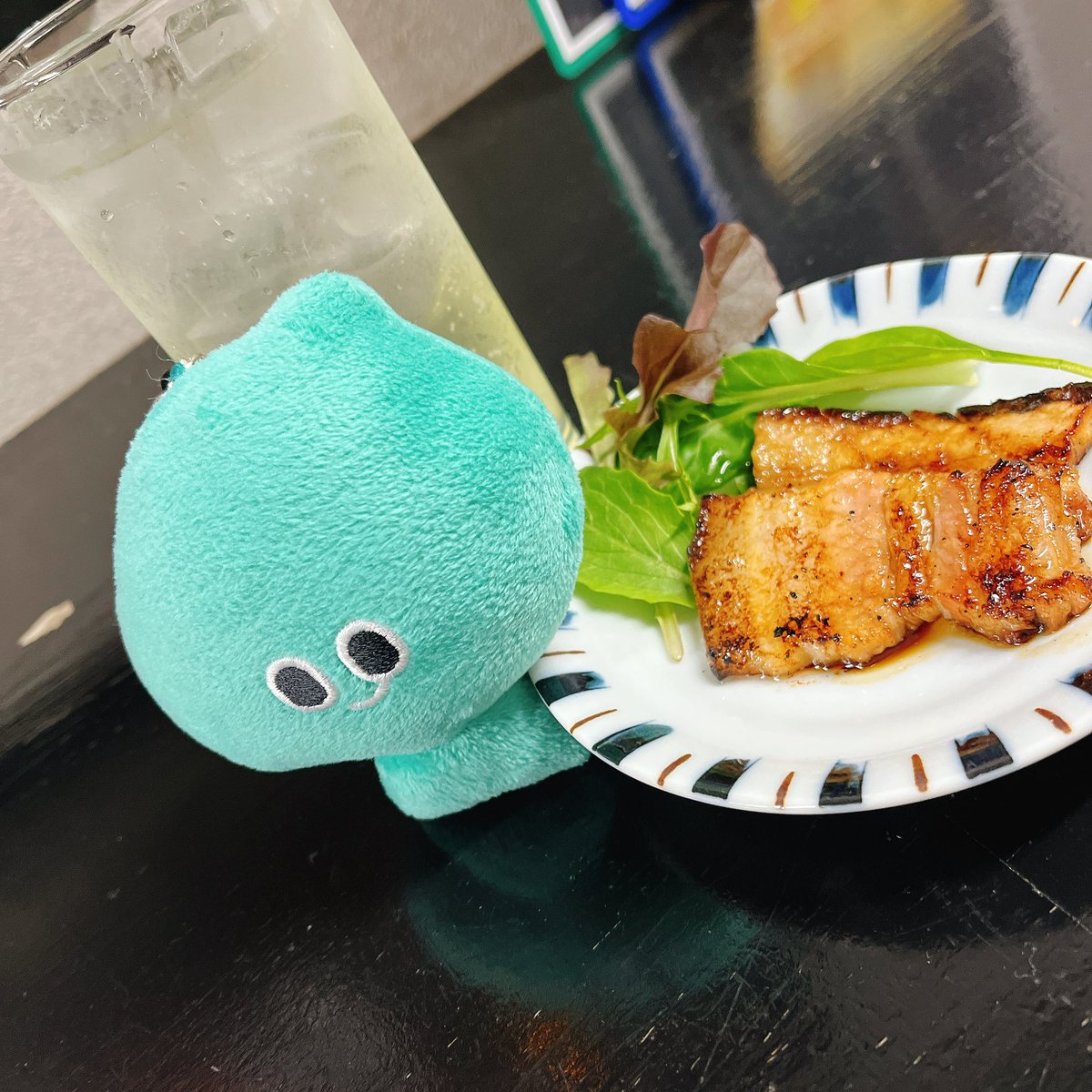 OGukami's tweet photo. @wetaiwan_tw いつも一緒に食べ歩きしてるの💚 https://t.co/cm1cxt85hd