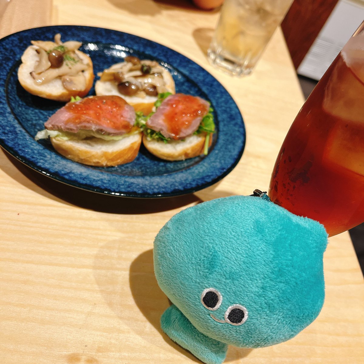 OGukami's tweet photo. @wetaiwan_tw いつも一緒に食べ歩きしてるの💚 https://t.co/cm1cxt85hd