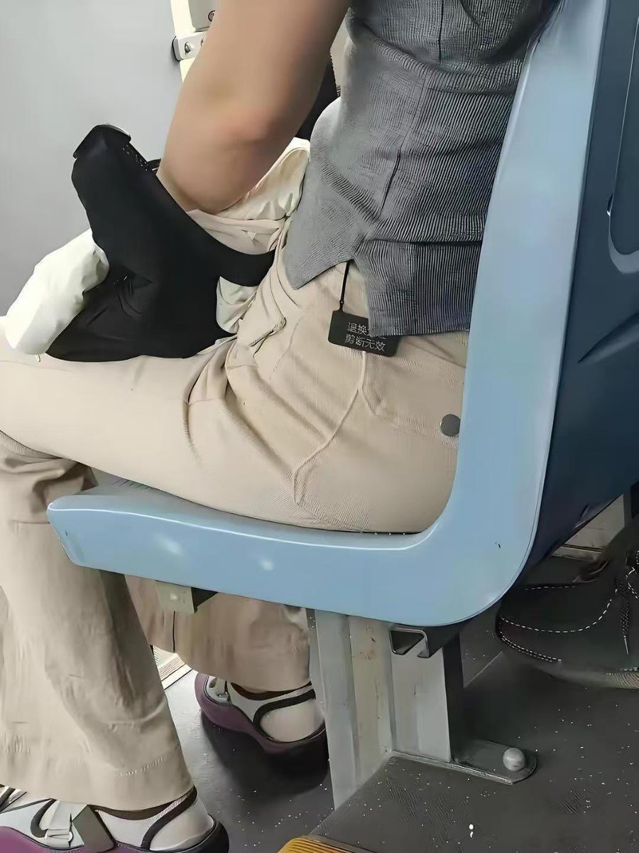 TuDouRg's tweet photo. 真有人这么明目张胆的吗？ https://t.co/2DqQVyDDYm
