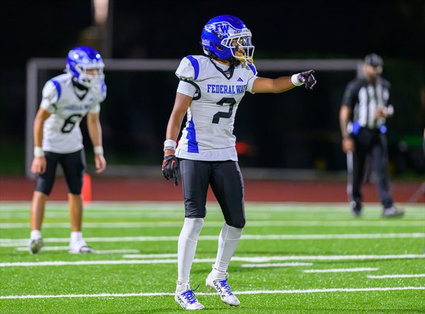 DashJones2_'s tweet photo. GAME DAY‼️😤 
City game

⏰ 4:00p 
🆚 Thomas Jefferson 
📍Federal Way Memorial Stadium

#DashJones 
#DashIsland 🌴🔐 
#DashMoney 💰 
#HeirFootball 👑
#FWFB 🦅 https://t.co/oPO5S4CqjM