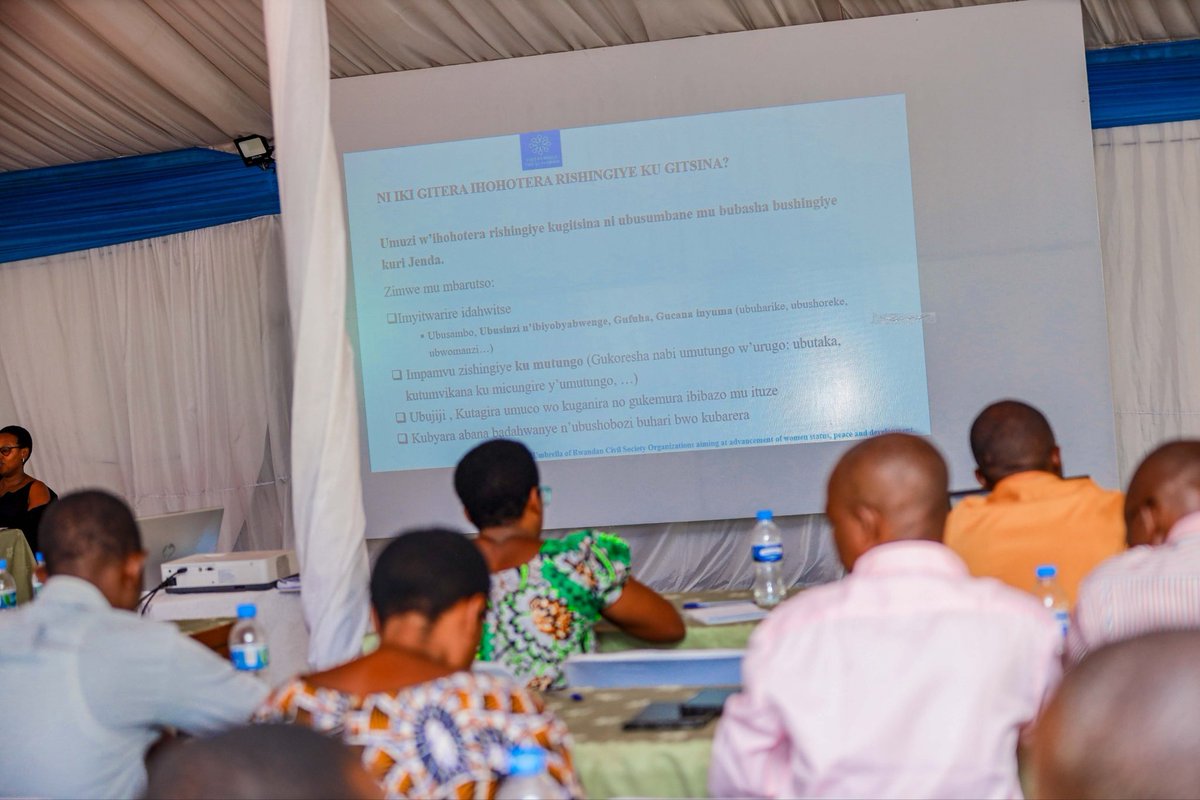 HuyeDistrict's tweet photo. The Vice Mayor of Huye District Kamana André, closed the second cohort of @ProfemmesTH’s 2-day training for local leaders &amp; staff, advancing gender awareness &amp;creating a more responsive environment for youth (especially young women) to access jobs &amp; entrepreneurship opportunities https://t.co/QM6qRgaMGF