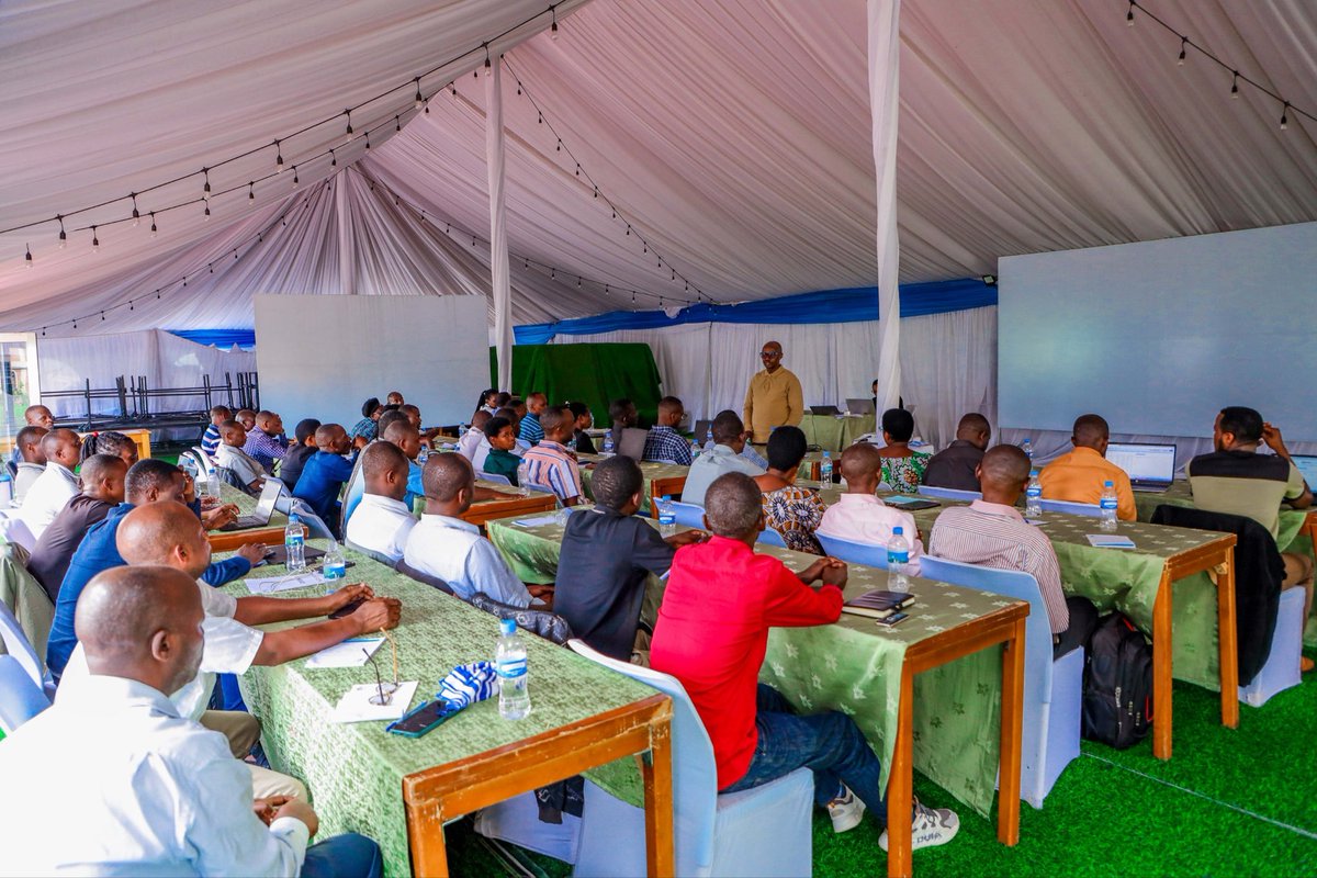 HuyeDistrict's tweet photo. The Vice Mayor of Huye District Kamana André, closed the second cohort of @ProfemmesTH’s 2-day training for local leaders &amp; staff, advancing gender awareness &amp;creating a more responsive environment for youth (especially young women) to access jobs &amp; entrepreneurship opportunities https://t.co/QM6qRgaMGF