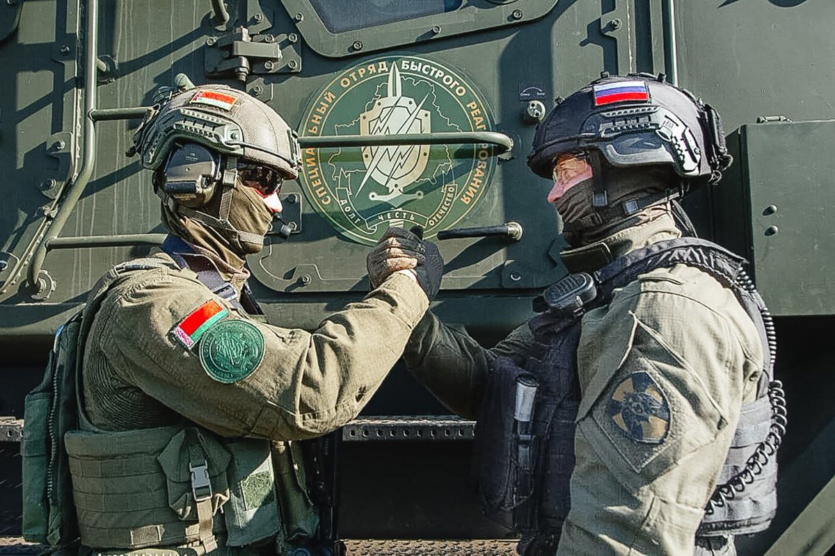 TheGreyPatriot_'s tweet photo. Today's joint CSTO training of ๐ง๐พ Minsk SOBR, ๐ท๐บ SOBR "Arkaim" and ๐ฐ๐ฌ MVD units "Sher" and "Shumkar" at "Chebarkul" training ground.
Part 1 of 2
#Russia #Russian #Russians #Today #CSTO #ODKB #Military #Army #Security #Rosgvardia #Police #Cops #Tactical #SOBR #MVD https://t.co/lbtAjIH9UD
