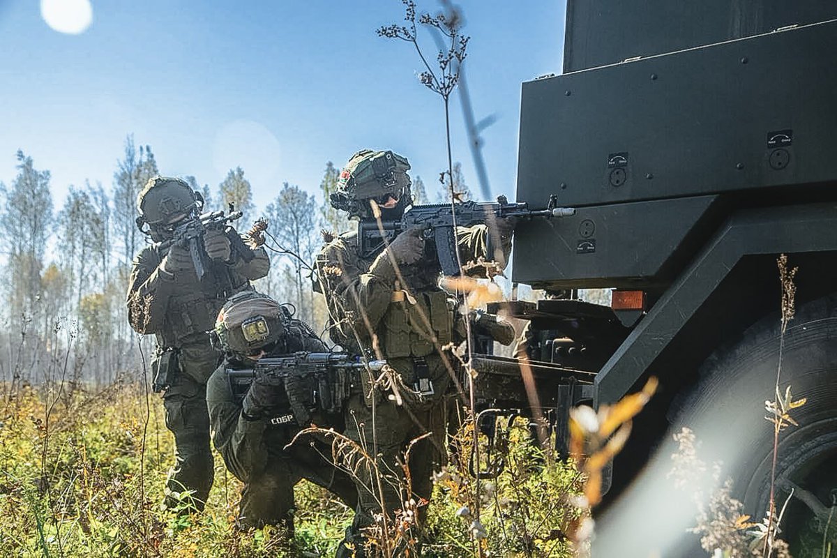 TheGreyPatriot_'s tweet photo. Today's joint CSTO training of ๐ง๐พ Minsk SOBR, ๐ท๐บ SOBR "Arkaim" and ๐ฐ๐ฌ MVD units "Sher" and "Shumkar" at "Chebarkul" training ground.
Part 1 of 2
#Russia #Russian #Russians #Today #CSTO #ODKB #Military #Army #Security #Rosgvardia #Police #Cops #Tactical #SOBR #MVD https://t.co/lbtAjIH9UD