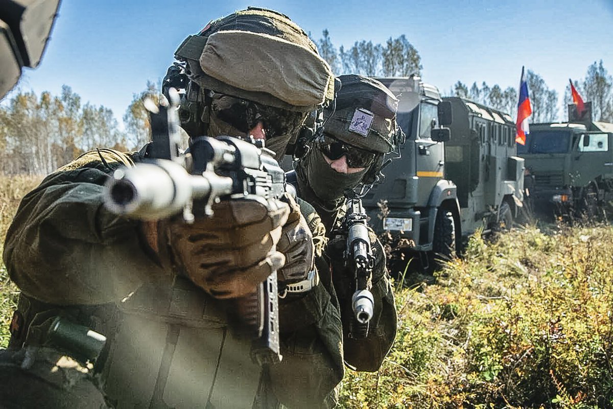 TheGreyPatriot_'s tweet photo. Today's joint CSTO training of ๐ง๐พ Minsk SOBR, ๐ท๐บ SOBR "Arkaim" and ๐ฐ๐ฌ MVD units "Sher" and "Shumkar" at "Chebarkul" training ground.
Part 1 of 2
#Russia #Russian #Russians #Today #CSTO #ODKB #Military #Army #Security #Rosgvardia #Police #Cops #Tactical #SOBR #MVD https://t.co/lbtAjIH9UD