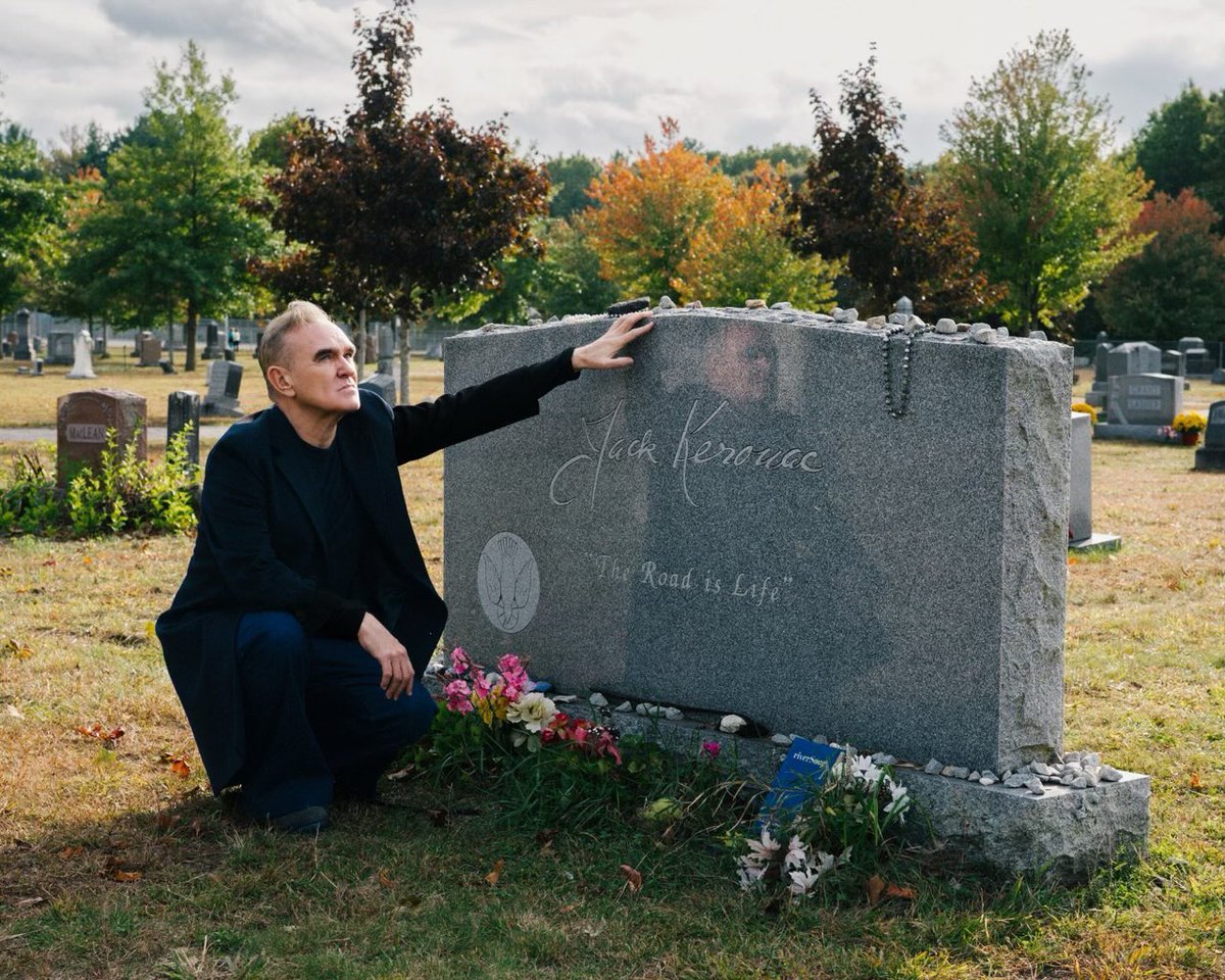 jmasseypoet's tweet photo. “All of life is a foreign country.”
—Kerouac

“I am a ghost, and as far as I know I haven’t even died.”
—Morrissey

Morrissey at the grave of Jack Kerouac in Lowell, Massachusetts. Photo by Ryan Lowry. https://t.co/ptBIOIwLy9