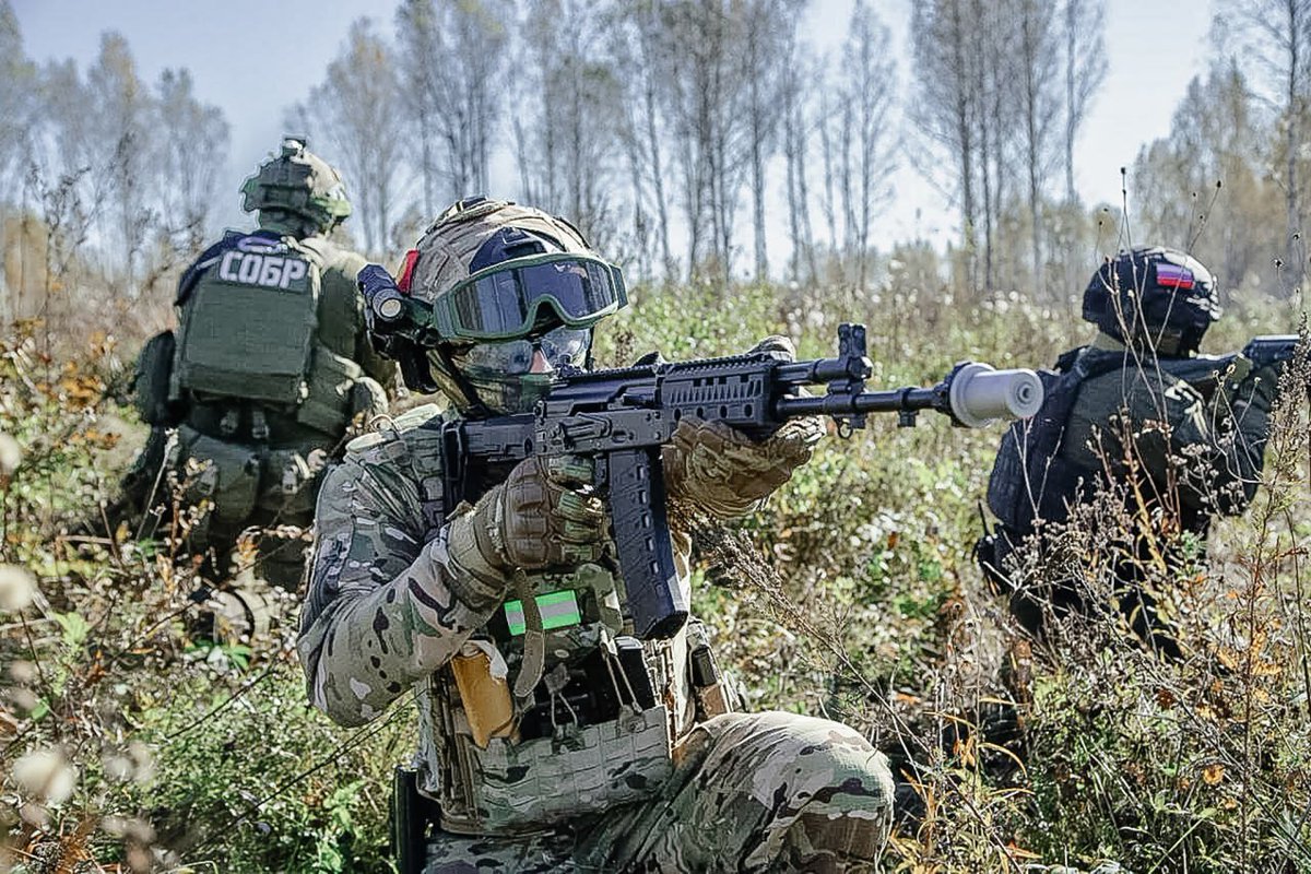 TheGreyPatriot_'s tweet photo. Today's joint CSTO training of ๐ง๐พ Minsk SOBR, ๐ท๐บ SOBR "Arkaim" and ๐ฐ๐ฌ MVD units "Sher" and "Shumkar" at "Chebarkul" training ground.
Part 2 of 2
#Russia #Russian #Russians #Today #CSTO #ODKB #Military #Army #Security #Rosgvardia #Police #Cops #Tactical #SOBR #MVD https://t.co/L4j6fNpGfg