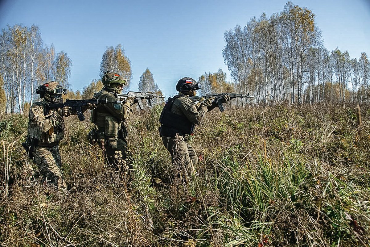 TheGreyPatriot_'s tweet photo. Today's joint CSTO training of ๐ง๐พ Minsk SOBR, ๐ท๐บ SOBR "Arkaim" and ๐ฐ๐ฌ MVD units "Sher" and "Shumkar" at "Chebarkul" training ground.
Part 2 of 2
#Russia #Russian #Russians #Today #CSTO #ODKB #Military #Army #Security #Rosgvardia #Police #Cops #Tactical #SOBR #MVD https://t.co/L4j6fNpGfg