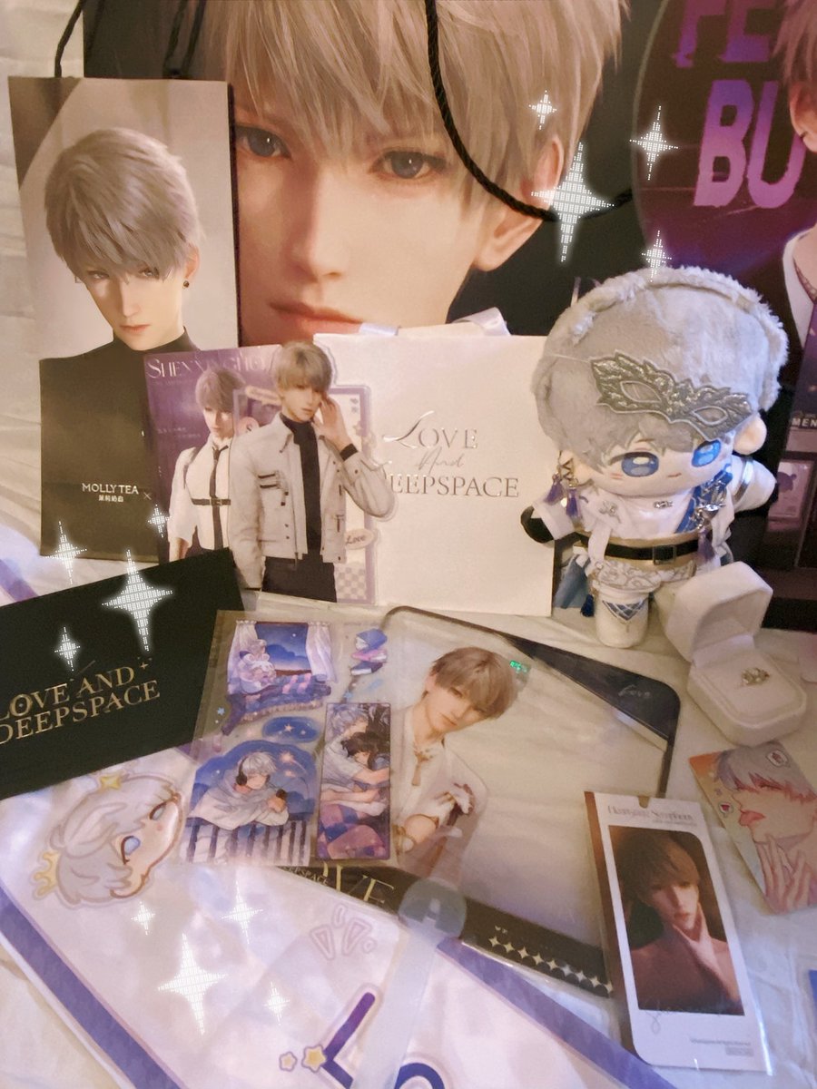 rabuponart's tweet photo. Hopefully the collection will keep growing 😭💜✨ 

#xavtovier #Xavier1016HappyBirthday #octovier #LoveandDeepspace https://t.co/LUuqMg9jJi