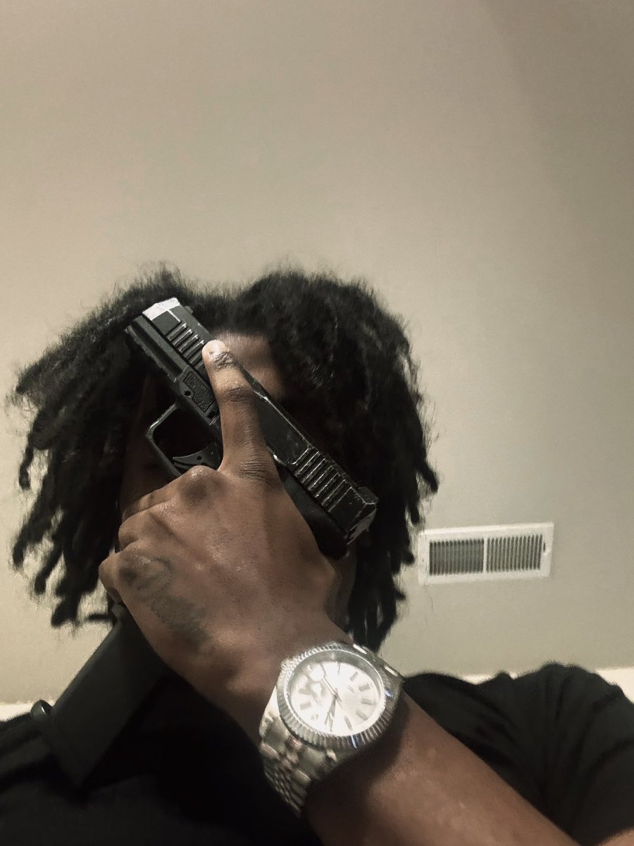 82vonn's tweet photo. Talk that get money get high shit https://t.co/CSUw8mfqC9