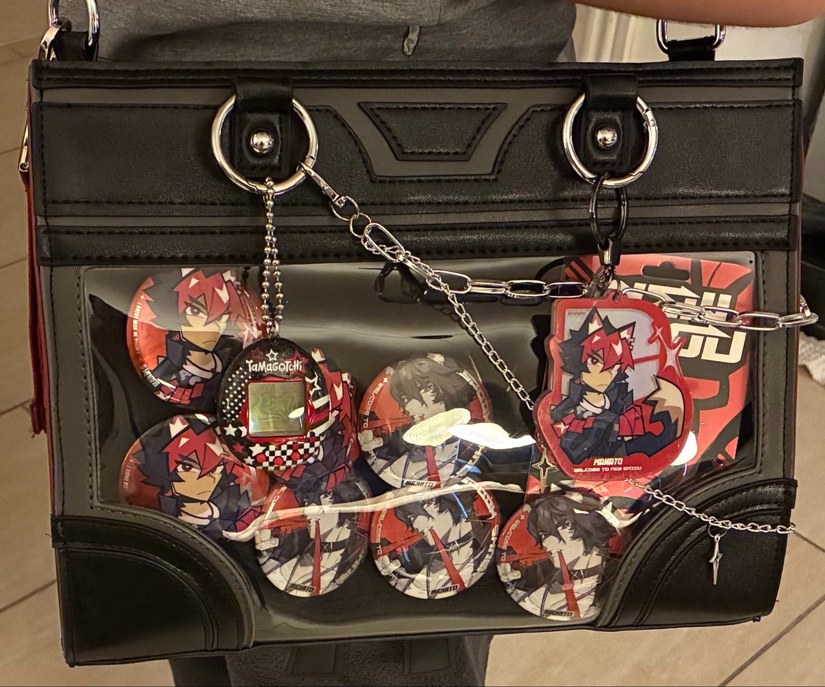 riinarts's tweet photo. coming back rq to post the best bag I received today 🤤🤤🥺💖💖💖 https://t.co/9V8YkM2SUP