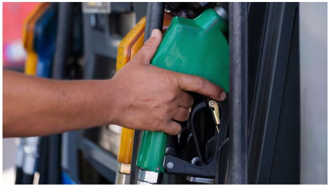 PublinewsGT's tweet photo. ⛽🚨 Usuarios reportan escasez de gasolina.
Esto se sabe. 👀
#Guatemala #Combustibles #IVA #IDP #Gasolina
https://t.co/oL48cLmSaF https://t.co/XHi6h4OHGR