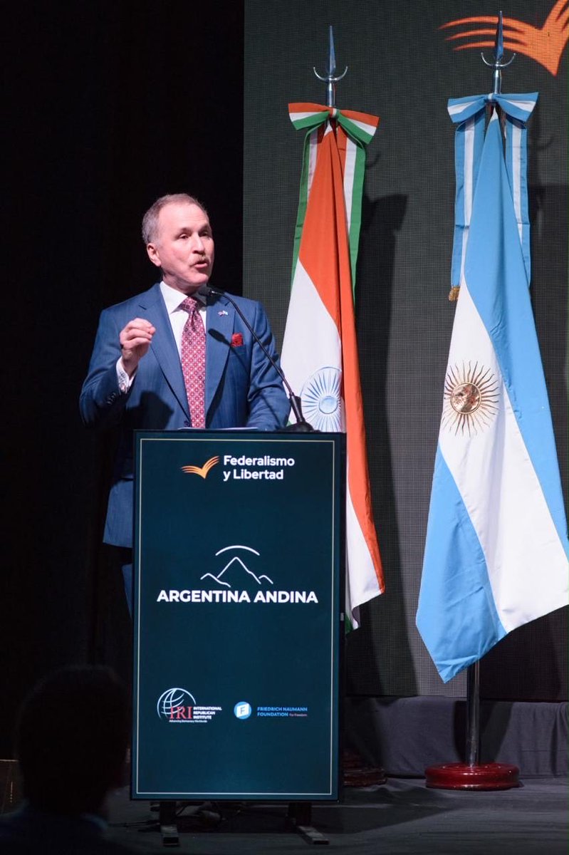 USAmbassadorARG's tweet photo. La semana pasada anunciamos el Corredor Andes-Atlántico, para conectar el Noroeste con los mercados del mundo, y lo respaldamos con financiamiento histórico. 

Pero el desarrollo a largo plazo exige algo más: marcos regulatorios sólidos y tecnología confiable en infraestructura crítica. 

Venimos a construir alianzas donde todos ganan. Gracias a @fedyliber por el espacio. Los invito a pensar en grande el futuro de la Argentina.