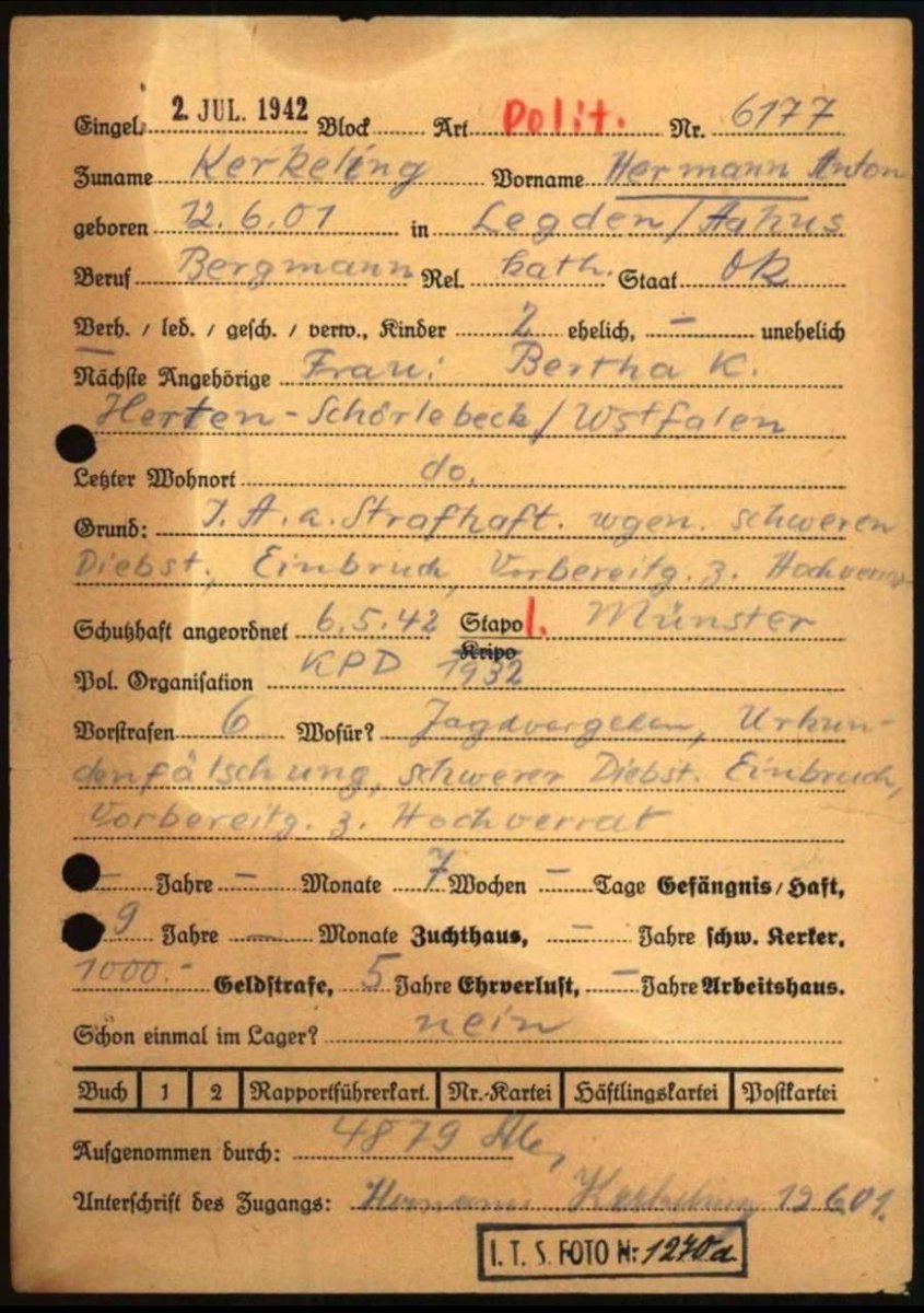 BNeurath95955's tweet photo. @AK_Noir_ @BjoernHoecke Was soll das bitte für ein Zeitzeuge sein? Der inszeniert sich als Nachfahre eines „Naziopfers“, dabei war der Opa einfach nur ein Krimineller… https://t.co/1iNEXFtlM7