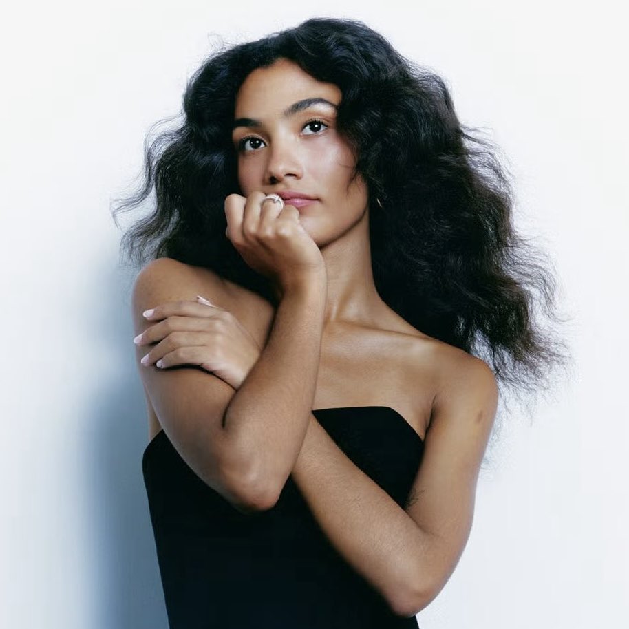 PopCrave's tweet photo. Olivia Dean's "I've Seen It" is accused of copying Bill Withers' "Just the Two of Us" in a new lawsuit.

The publisher behind Withers' catalog calls the similarities “obvious and inescapable.”

🔗: https://t.co/yX6bMzcSjz https://t.co/Yiz5herxH4
