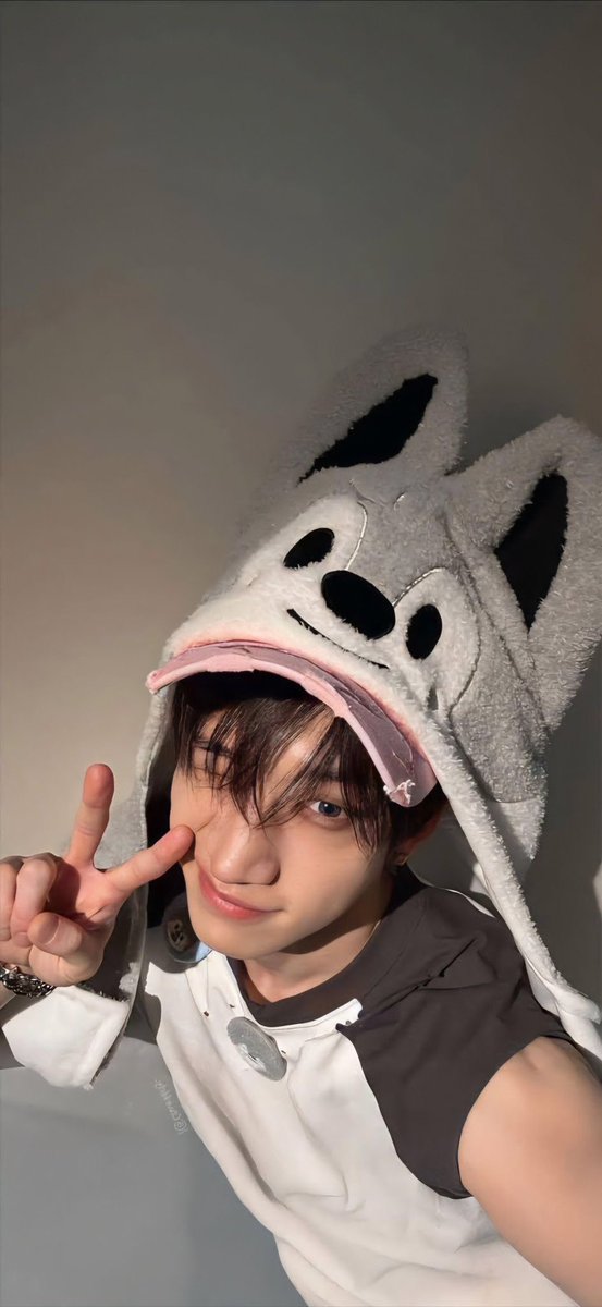 xuvi7a's tweet photo. ํฌ๋ฆฌ์ค!! ๐บโจ
2022๋
์์ ๊ทน๋ณตํ ์ฉ๊ธฐ์ ๋ํฌ๋ฅผ ๋ง๋ ๋๋ถ์, ์์ฆ ๋ถ์ํจ ์์์๋ '์ง์ง ๋'๋ฅผ ์ฐพ์๊ฐ๊ณ ์์ด. ์ฐฌ์ด์ ์กด์ฌ์ ์์
์ ๋ด ์ถ์ ๋ค์ ๋น๋๊ฒ ํด์ค ๊ฐ์ฅ ํฐ ๊ธฐ์ ์ด์ผ. ๋๊ตฐ๊ฐ์ ๊ตฌ์์ด ๋์ด์ค์ ๊ณ ๋ง์. ์๋ฅธ ์ถํํด, ์์ผ ์ถํํด ๐ฅณ ์ฌ๋ํด ๐๐
#HappyChanDay #BangChan #๋ฐฉ์ฐฌ https://t.co/AeRb6V5gWg