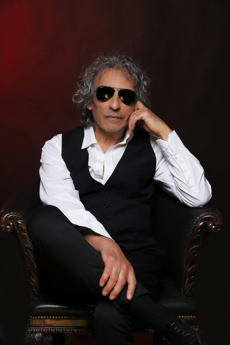 moshradiook's tweet photo. Se fue Ricardo Soulé, fundador de Vox Dei, guitarrista, cantante, compositor y una de las figuras fundamentales de aquel rock argentino que empezaba a encontrar su propia voz.

Quedará su música, Vox Dei y una prolífica obra para todos los tiempos.

Hasta siempre, Ricardo 🙌 https://t.co/bA8QV9BclN