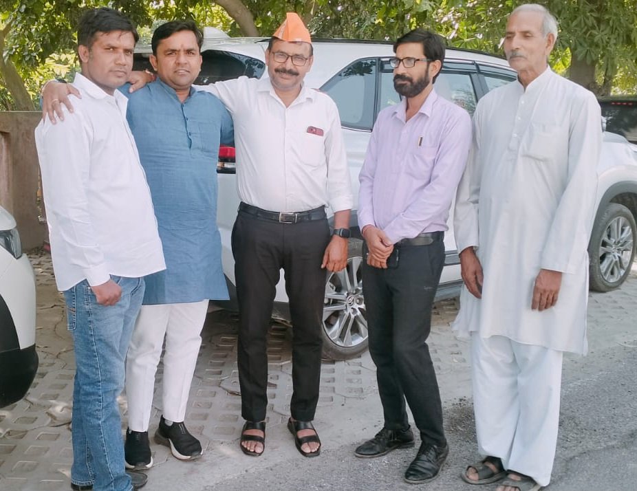 rkshsharma's tweet photo. सेवा, समर्पण और संकल्प की जीवंत प्रस्तुति... 

गौतमबुद्धनगर में सेवा संकल्प अभियान के तहत ‘नमो सेवा - अनकही कहानियां’ नाट्य मंचन कार्यक्रम में मुख्य अथिति प्रदेश अध्यक्ष आदरणीय श्री पंकज चौधरी जी का मार्गदर्शन प्राप्त हुआ| https://t.co/M0s2kKvPRq