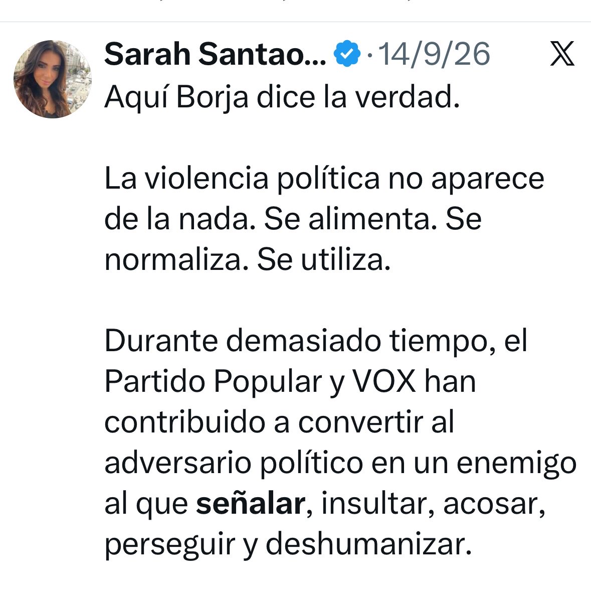 PedroOtamendi's tweet photo. Sarah Santaolalla:

Hace dos semanas, “contribuir a convertir al adversario político en un enemigo al que señalar era violencia política”. 

Hoy, “es el momento de exponer, uno por uno, a los diputados que están votando en contra del derecho a una vivienda”.

Mañana, lo que diga el guion.