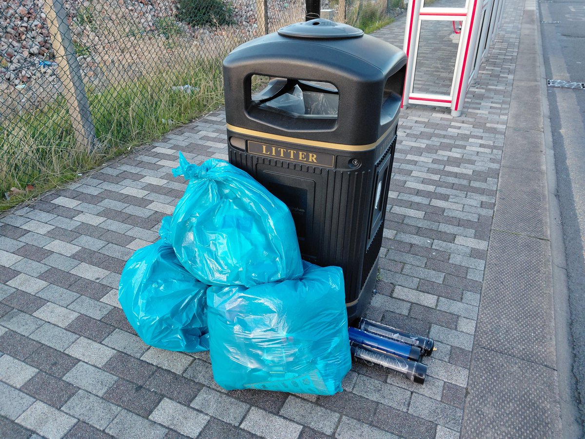 x_brum's tweet photo. Friday evening litterpick and my first for October collected x3 bags of litter and removed x3 nitrous oxide cannisters from our streets. Perry Barr village all nice and tidy again. #Onemillionbags #cleanerbrum @MorriamJan @JamesHintonB42 @AyoubKhanMP @brumlibdems @Brumgreens https://t.co/fFhPkHDbNl