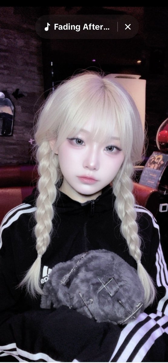 ro4_4_'s tweet photo. どっち派？ ·͜·
#コンカフェ
#コンカフェ嬢
#自撮り界隈
#コンカフェ営業
#いいねください
#いいね返し https://t.co/v4MMgzVdIk