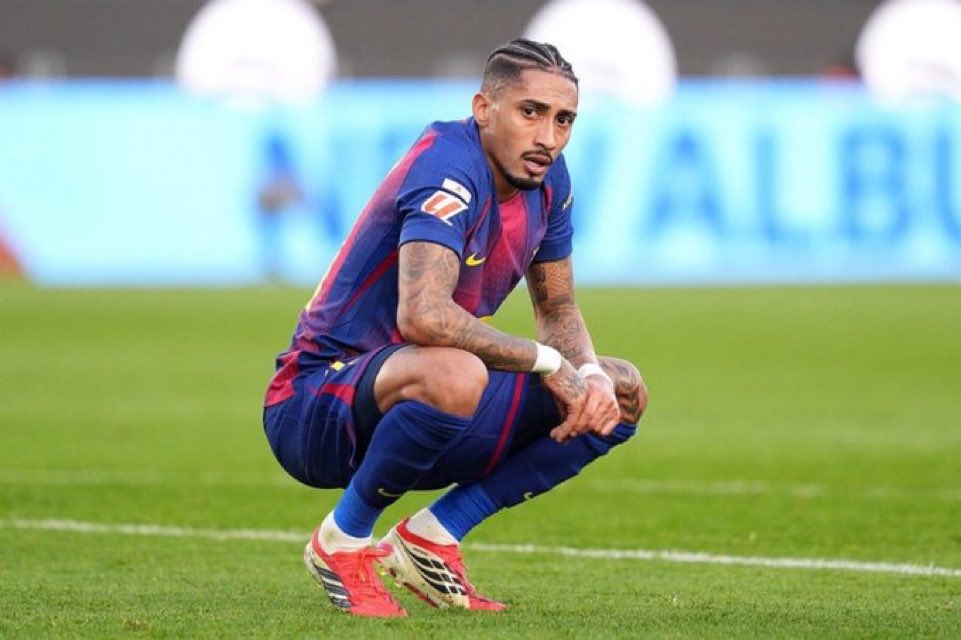 FcbnewsBR's tweet photo. Raphinha foi diagnosticado com um edema na coxa e por isso retornou a Barcelona. Nos exames, não foi constatado nenhuma lesão. 

Está sendo crucificado por não se forçar contra a ÍNDIA, sendo que vem pra uma sequência contra PSG e Real Madrid nesse mês. https://t.co/LjIRpRmg4u