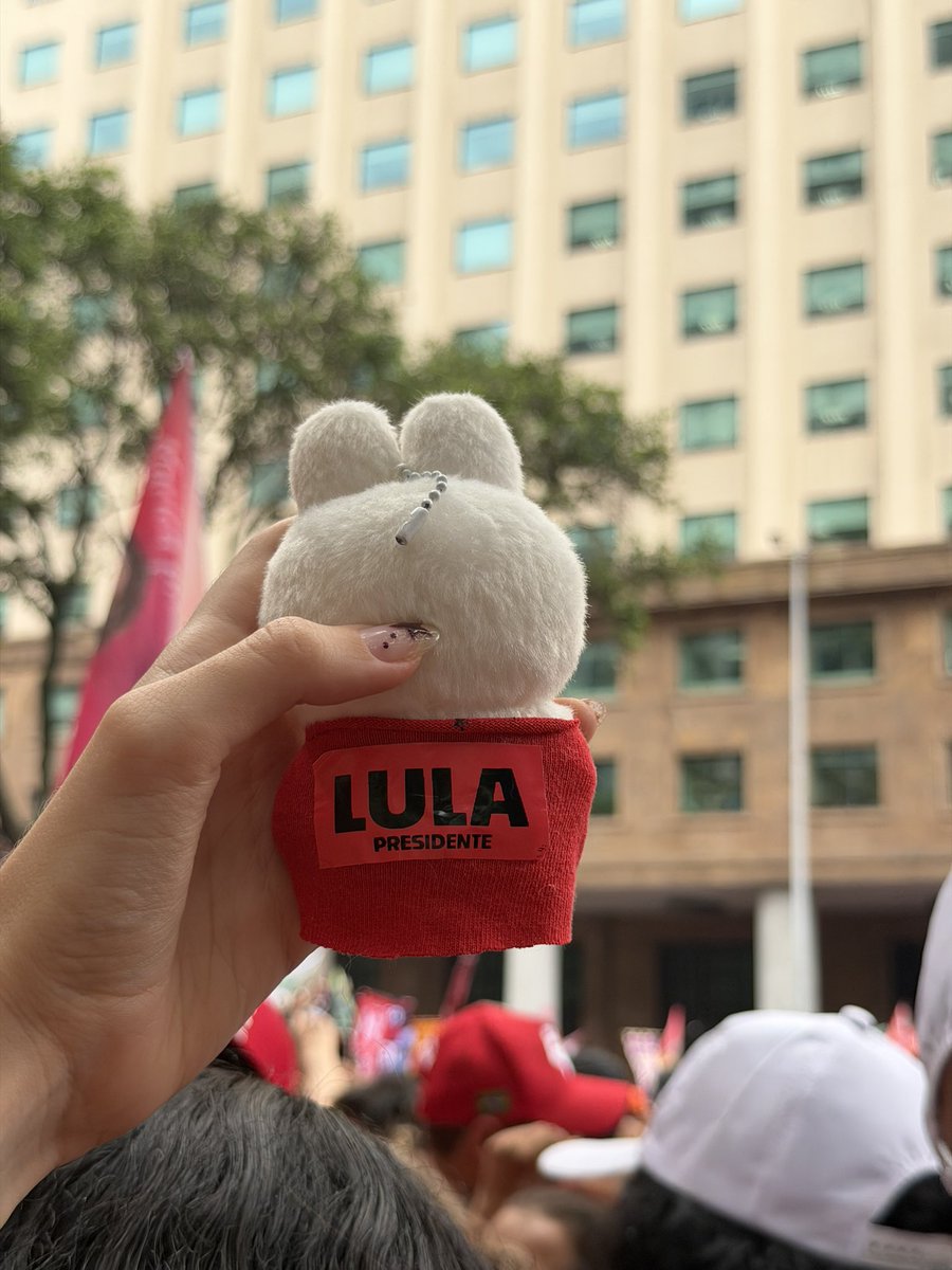 silvespring's tweet photo. e teve quokkabit conhecendo o presidente lula ❤️⭐️ https://t.co/fNxsgtzngT